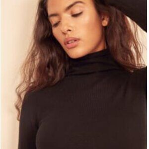 Slim Cashmere Turtleneck